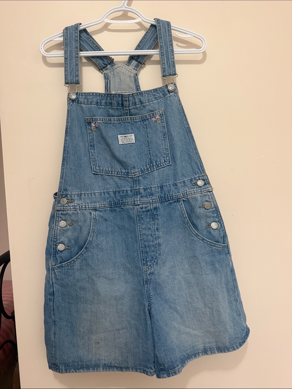 Levi's Medium Blue Denim Women's Short Overalls with Embroidered Bib
